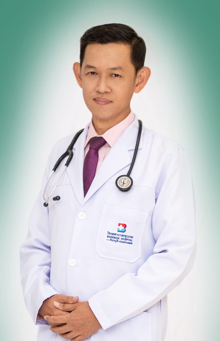 นายแพทย์ ธีรยุทธ นัมคณิสรณ์